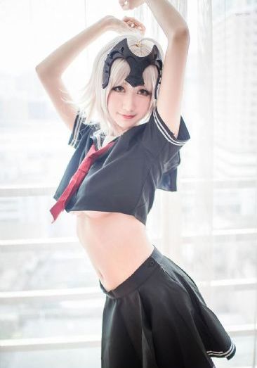 《锦衣之下》电视剧