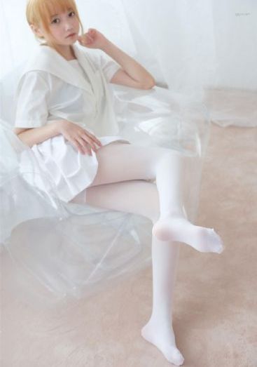 鬓边有朵栀子肥