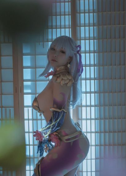 抱着娇妻被粗大陌生人玩3p