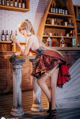 凯茜顺从的女孩