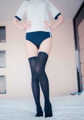 太粗硬小寡妇受不了好爽动图