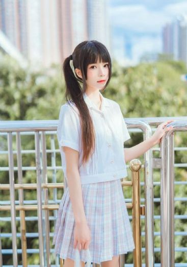 迷人的保姆中文
