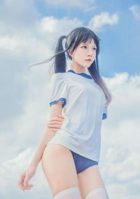 年轻漂亮的妈妈